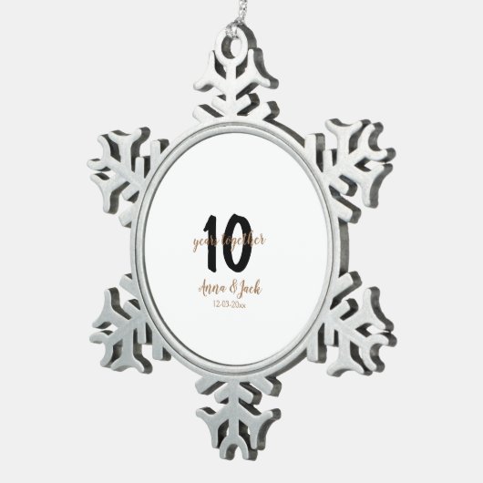 gepersonaliseerde eenvoudige 10 jaar-verjaardagsna tin sneeuwvlok ornament (Rechts)
