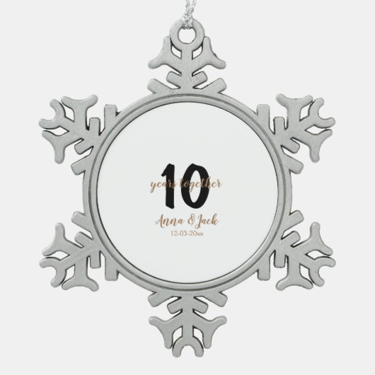 gepersonaliseerde eenvoudige 10 jaar-verjaardagsna tin sneeuwvlok ornament (Voorkant)