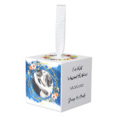 Gepersonaliseerde eerste getrouwde kerst ornament (Voorkant hoekig)