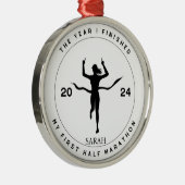 Gepersonaliseerde eerste halve marathon cadeau voo metalen ornament (Rechts)