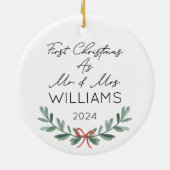 Gepersonaliseerde eerste kerst als Mr & Mrs Feeste Keramisch Ornament (Achterkant)