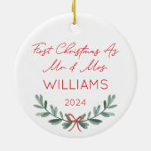 Gepersonaliseerde eerste kerst als Mr & Mrs Feeste Keramisch Ornament (Achterkant)