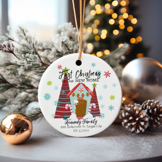 Gepersonaliseerde eerste kerst in een nieuw huis keramisch ornament