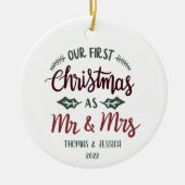 Gepersonaliseerde Eerste Kerstgehuwde versiering Keramisch Ornament (Voorkant)