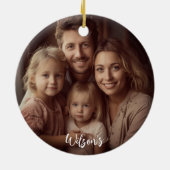 Gepersonaliseerde Eerste Kerstmis als een Familie  Keramisch Ornament (Achterkant)