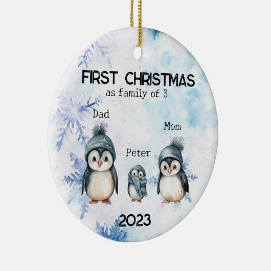 Gepersonaliseerde Eerste Kerstmis als een Familie  Keramisch Ornament (Rechts)