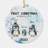 Gepersonaliseerde Eerste Kerstmis als een Familie  Keramisch Ornament (Voorkant)