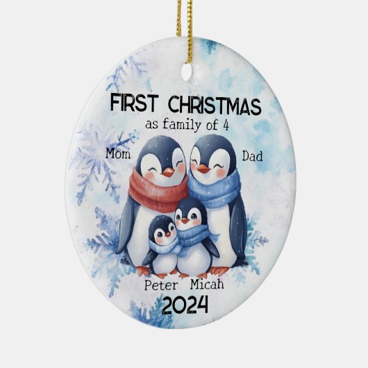 Gepersonaliseerde Eerste Kerstmis als een Familie Keramisch Ornament (Rechts)