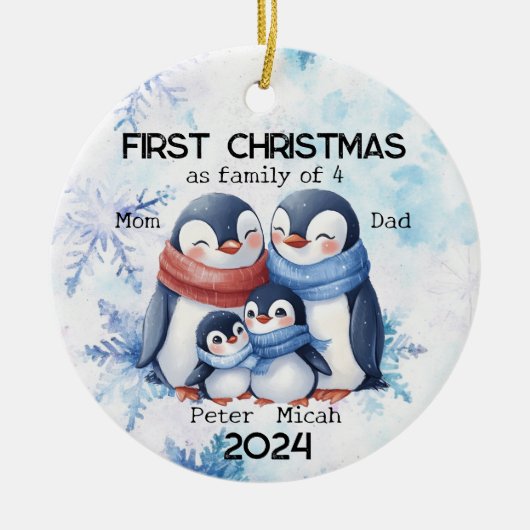 Gepersonaliseerde Eerste Kerstmis als een Familie  Keramisch Ornament (Voorkant)