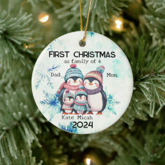 Gepersonaliseerde Eerste Kerstmis als een Familie Keramisch Ornament