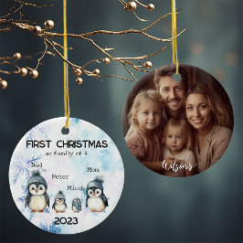 Gepersonaliseerde Eerste Kerstmis als een Familie Keramisch Ornament