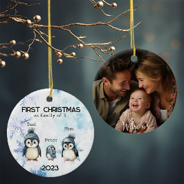 Gepersonaliseerde Eerste Kerstmis als een Familie Keramisch Ornament