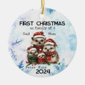 Gepersonaliseerde Eerste Kerstmis als een Familie  Keramisch Ornament (Voorkant)