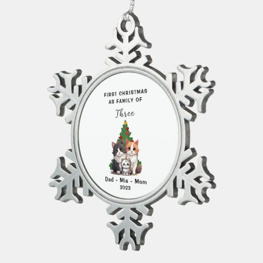 Gepersonaliseerde eerste Kerstmis als familie van  Tin Sneeuwvlok Ornament (Rechts)