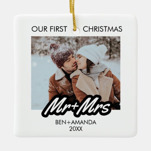 Gepersonaliseerde Eerste Kerstmis als Mr en Mrs Fo Keramisch Ornament (Voorkant)
