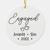 Gepersonaliseerde Eerste Kerstmis Betrokken Kerstm Keramisch Ornament (Voorkant)