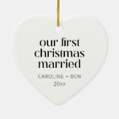 Gepersonaliseerde Eerste Kerstmis Getrouwd Minimaa Keramisch Ornament (Achterkant)