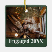 Gepersonaliseerde eerste Kerstmis verloofd paar gr Keramisch Ornament (Voorkant)