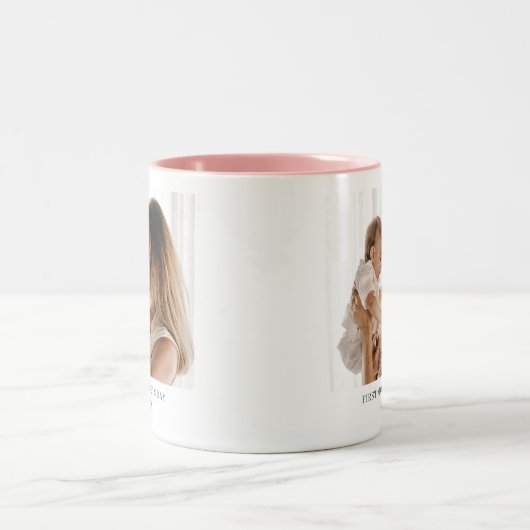 Gepersonaliseerde eerste Moederdag Mom Baby foto Tweekleurige Koffiemok (Center)