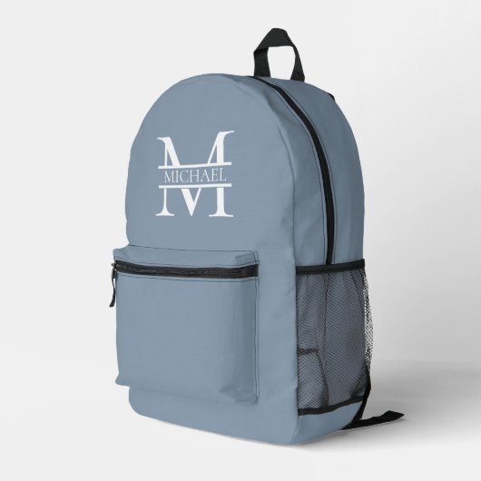 Gepersonaliseerde Elegant Dusty Blauw Monogram en  Bedrukte Rugzak (Achterkant Hoek Rechts)