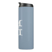 Gepersonaliseerde Elegant Dusty Blauw Monogram en Thermosbeker (Geroteerd rechts)