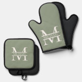 Gepersonaliseerde Elegant Sage Green Monogram & Na Ovenwant & Pannenlap Set (Voorkant / Achterkant)