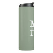 Gepersonaliseerde Elegant Sage Green Monogram & Na Thermosbeker (Gedraaid links)