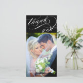 Gepersonaliseerde Elegant Script Wedding Bedankt (Staand voorkant)