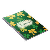 Gepersonaliseerde Elegante Donkergroene & Gouden K Notitieboek (Rechterzijde)