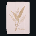 Gepersonaliseerde Elegante Gouden Botanische Lijn  iPad Pro Cover<br><div class="desc">Dit delicate botanische ontwerp beschikt over ingewikkeld getekende gouden bladeren tegen een zachte blozende roze achtergrond, waardoor een verfijnde en tijdloze esthetiek ontstaat. Geïnspireerd door de elegantie en minimalistische lijnkunst van natuur, is dit ontwerp ideaal voor diegenen die verfijnde eenvoud waarderen met een vleugje luxe. De subtiele maar opvallende gouden...</div>