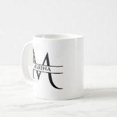 Gepersonaliseerde elegante Initiaal letter M Koffiemok (Voorkant links)
