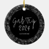 Gepersonaliseerde Elegante Meisjes Trip Faux Glitt Keramisch Ornament (Achterkant)