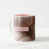 Gepersonaliseerde Elegante Pastel Pompoen met Goud Tweekleurige Koffiemok (Voorkant links)