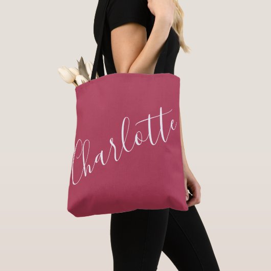 Gepersonaliseerde elegante scriptnaam Red Magenta Tote Bag (Dichtbij)