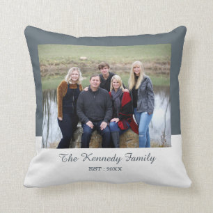 Gepersonaliseerde familie Foto naam grijs en wit Kussen