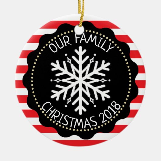 Gepersonaliseerde familie Foto: Red White Snowflak Keramisch Ornament (Voorkant)