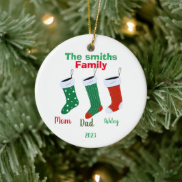 Gepersonaliseerde familie Kerstmis 2023 Keramisch Ornament