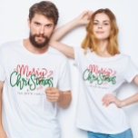 Gepersonaliseerde Familie Kerstmis Familienaam T-shirt<br><div class="desc">Deel de feestvreugde met dit feestelijke T-shirt van de kerstfamilie. Perfect om als kerstcadeau aan het hele gezin te geven! Perfect voor familievakanties of grote familiebijeenkomsten!</div>