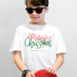 Gepersonaliseerde Familie Kerstmis Familienaam T-shirt<br><div class="desc">Deel de feestvreugde met dit feestelijke T-shirt van de kerstfamilie. Perfect om als kerstcadeau aan het hele gezin te geven! Perfect voor familievakanties of grote familiebijeenkomsten!</div>