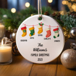 Gepersonaliseerde Familie Kerstmis met 5 aangepast Keramisch Ornament<br><div class="desc">Onze eerste Kerstmis als een familie van vijf speciale namen</div>