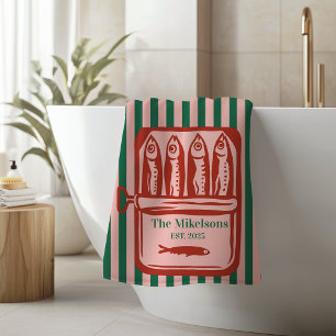 Gepersonaliseerde familie Retro Sardine Tin Stripe Badhanddoek