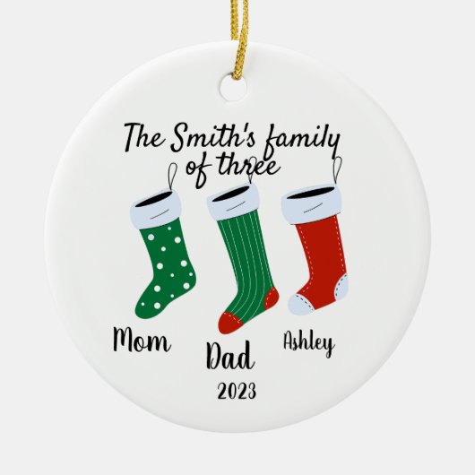 Gepersonaliseerde familie van drie kerst 2023 keramisch ornament (Voorkant)