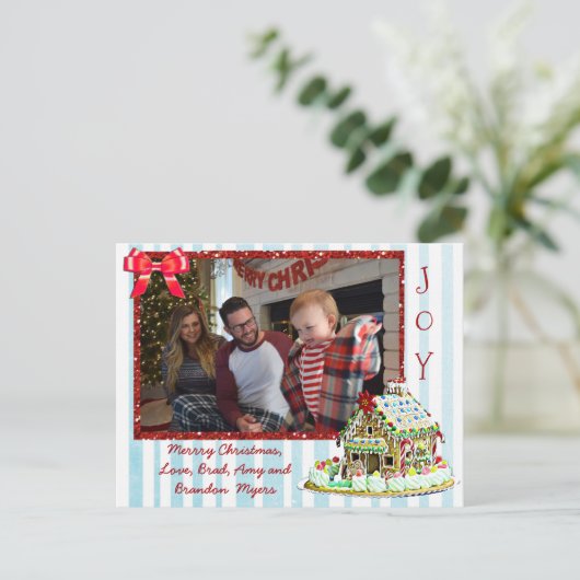 Gepersonaliseerde Familiefoto Gingerbread House Ka Feestdagenkaart (Staand voorkant)