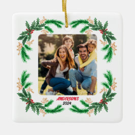 Gepersonaliseerde familiefoto met Holly Border Keramisch Ornament
