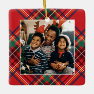 Gepersonaliseerde familiefoto met rode kerstkaart keramisch ornament