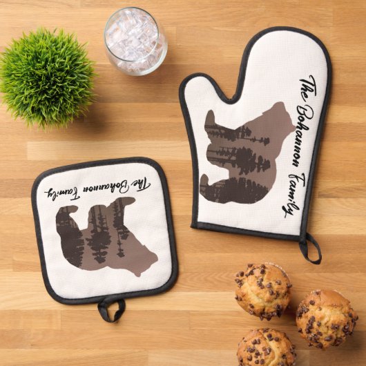 Gepersonaliseerde Familienaam Beer Silhouette Ovenwant & Pannenlap Set (Top down)