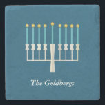 Gepersonaliseerde familienaam Chanoeka Menorah Blu Stenen Onderzetter<br><div class="desc">Vier Chanoeka met dit elegante gepersonaliseerde stenen onderzetter met een prachtig ontworpen menora op een klassieke blauwe achtergrond. Perfect voor het toevoegen van een feestelijke touch aan uw interieur, dit onderzetter maakt een doordacht vakantie cadeau of een stijlvolle toevoeging aan uw Chanoeka tafel instelling. Pas het aan met een familienaam...</div>