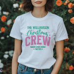 Gepersonaliseerde familienaam Christmas Matching P T-shirt<br><div class="desc">Vier het vakantieseizoen met een gepersonaliseerd "Christmas Crew" T-shirt! Dit feestelijke ontwerp is perfect voor familiebijeenkomsten, kerstfeesten of vakantiefoto's. Pas het aan met uw familienaam voor een leuke, gedenkwaardige herinnering. De speelse mix van gedurfde typografie en grillig script voegt een moderne twist toe aan traditionele kerstkleuren, waardoor het de perfecte...</div>