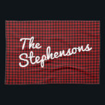 Gepersonaliseerde familienaam Rustic Red Black Pla Theedoek<br><div class="desc">Voeg een gezellige en persoonlijke touch aan uw keuken met deze rode buffel plaid handdoek, aangepast met uw familienaam in vet wit schrift. Perfect voor boerenkeukens, vakantie bakken, of rustieke huis decor, deze handdoek is een geweldig cadeau voor gastheren, pasgetrouwden, of iedereen die houdt van een warme en gastvrije keuken....</div>