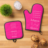 Gepersonaliseerde familienamen Hot Pink Ovenwant & Pannenlap Set (Top down)